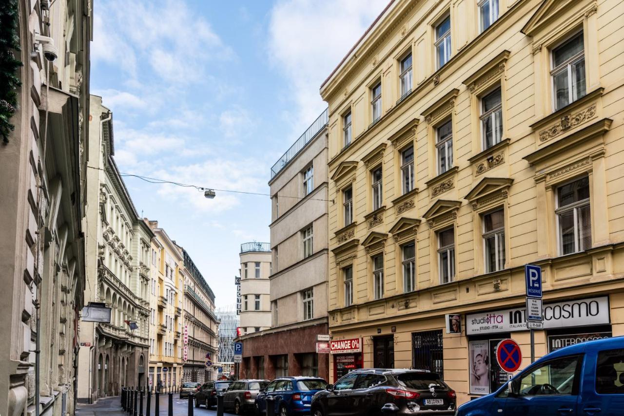 Black Gold Kingdom Praha Bagian luar foto